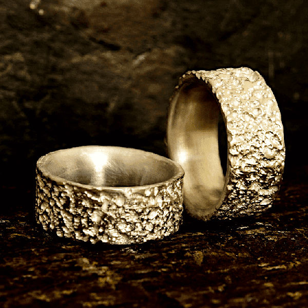 „Silberner Ring mit Felsenstruktur– maritim keltischer Schmuck“