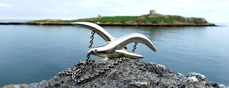 maritim keltischer Schmuck 1 maritim keltischer Schmuck Silbermöwe als Anhänger vor der Küste Irlands – Schmuck vom Meer shopbild